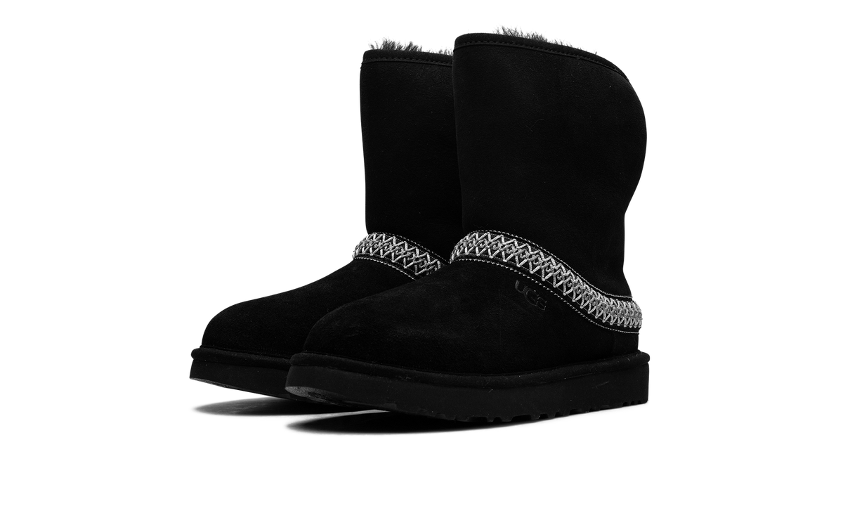 Classic Short Crescent Boot WMNS "Black" 1161770 BLK