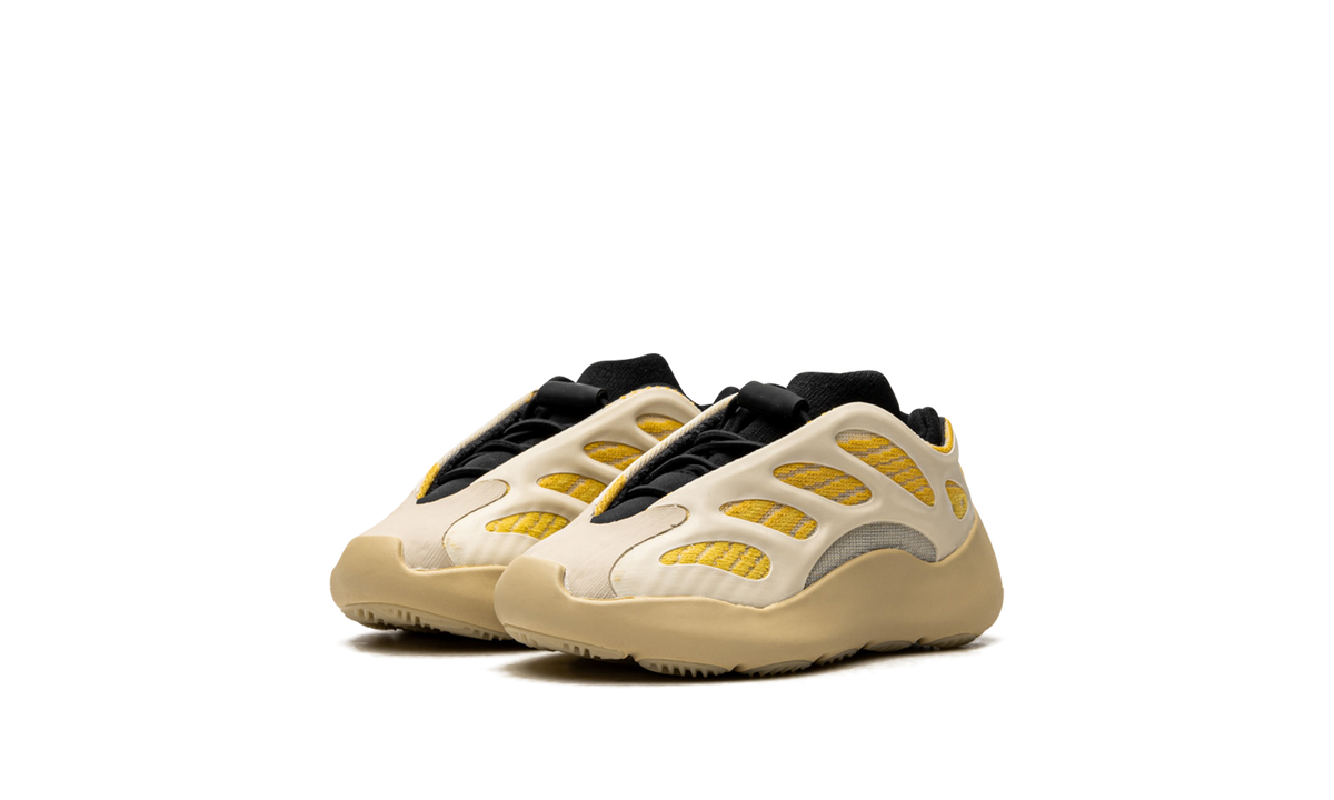 Yeezy 700 V3 Infants "Safflower" G54855