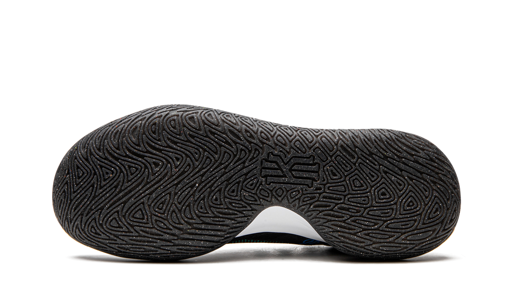 Kyrie Flytrap V CZ4100 001