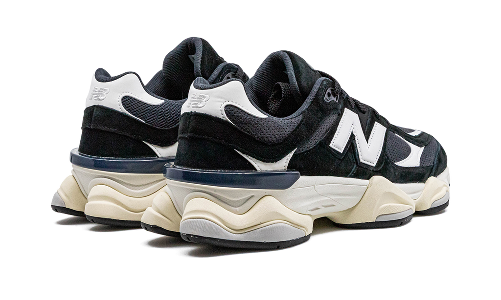9060 "Black / White" U9060AAA
