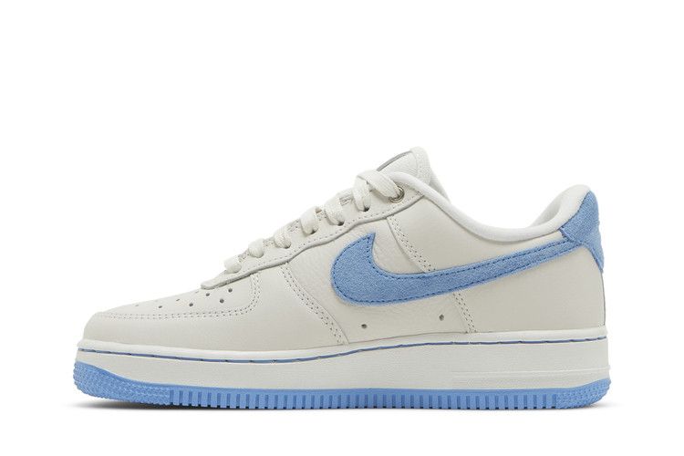 Nike Wmns Air Force 1 LXX 'White University Blue'