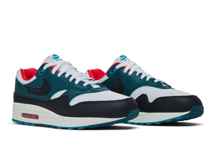 Men's LeBron James x Liverpool F.C. x Nike Air Max 1 'Third Kit'
