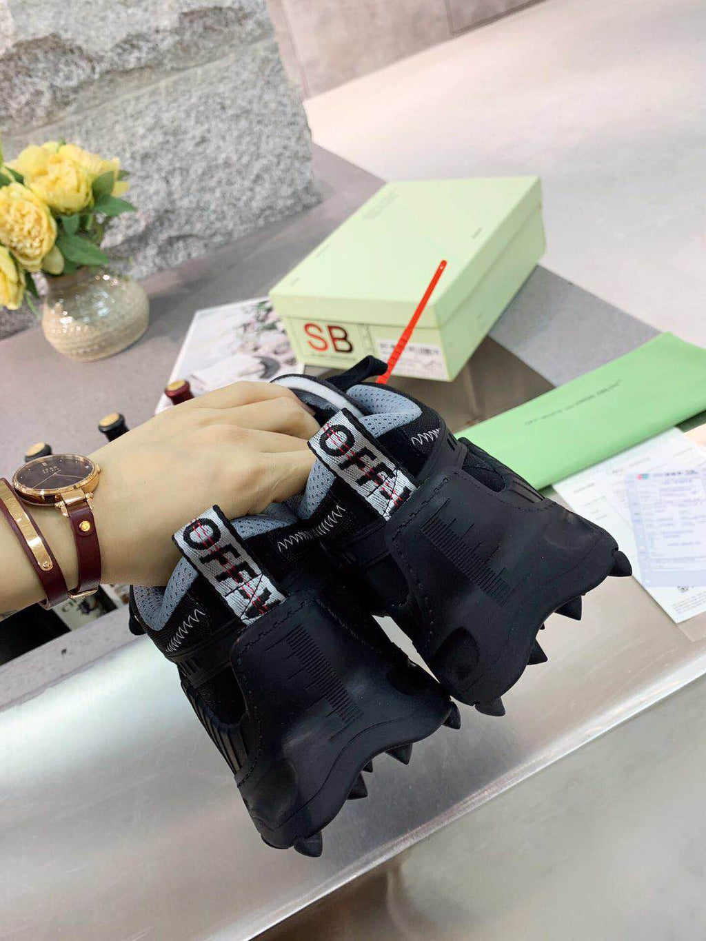SE029  Women size 4-10   Men size7-12