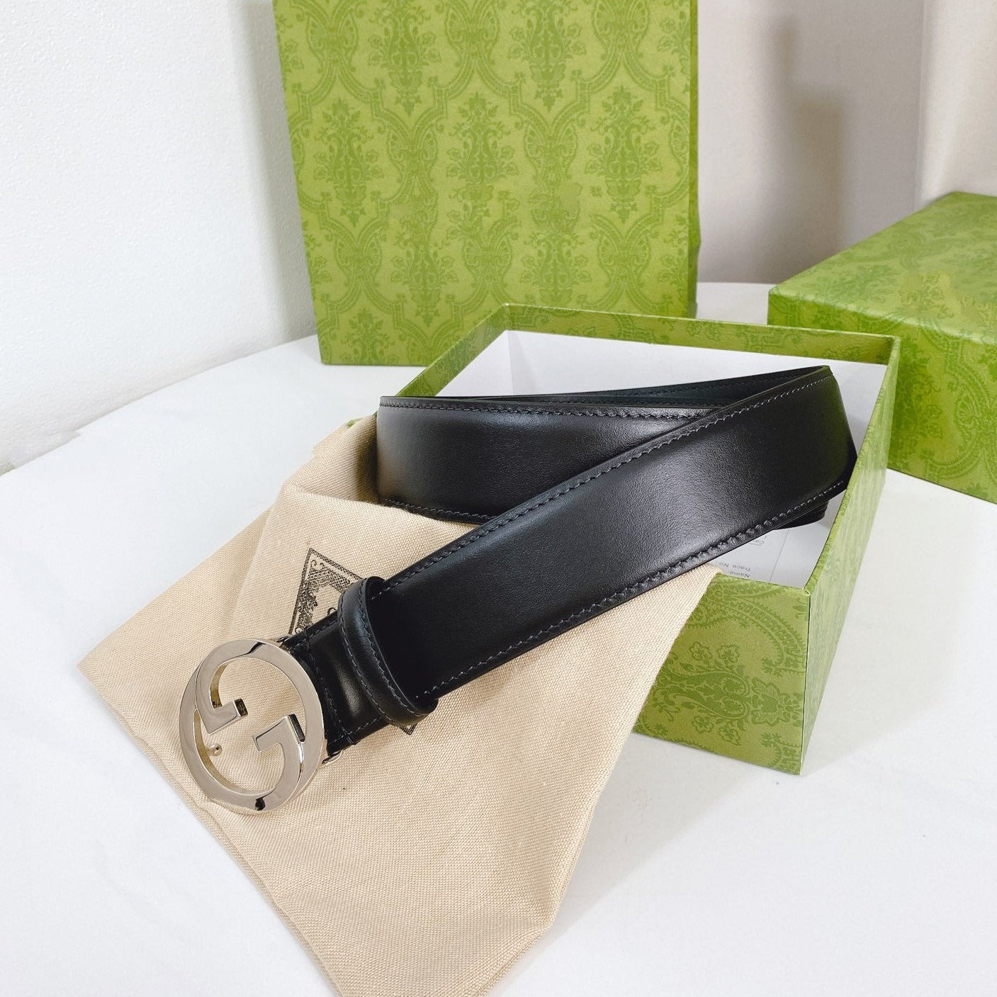 INTERLOCKING G SILVER BUCKLE 40MM BLACK LEAHTER