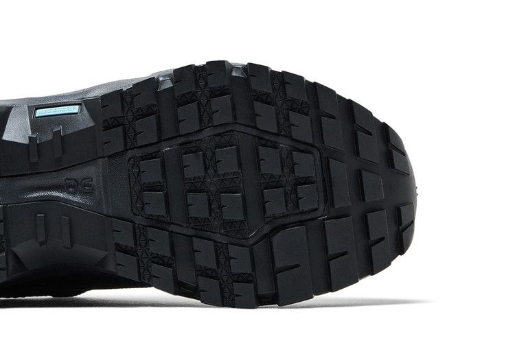 ON Wmns Cloudrock Low Waterproof 'Triple Black'