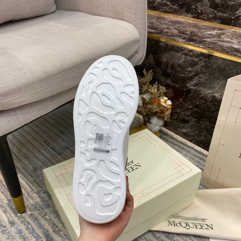 SE165  Men's Size 7-12   Women's Size 4-10
