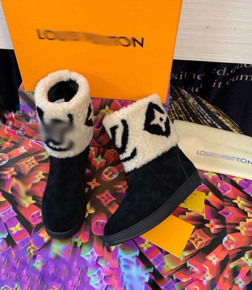 SE171  Lambs wool Size5-10