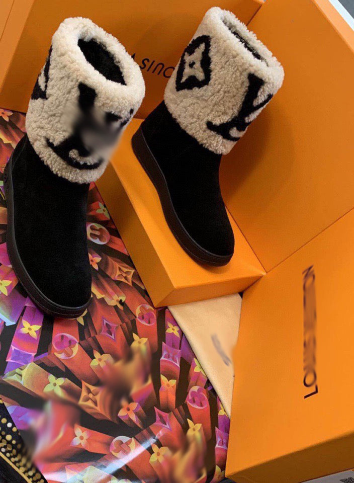 SE171  Lambs wool Size5-10