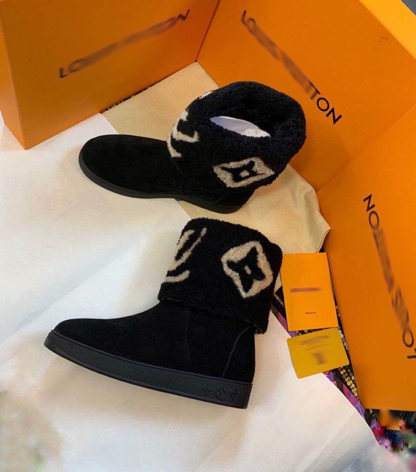 SE171  Lambs wool Size5-10