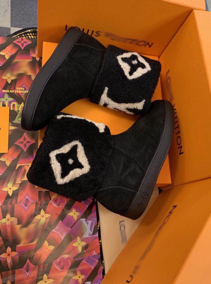 SE171  Lambs wool Size5-10