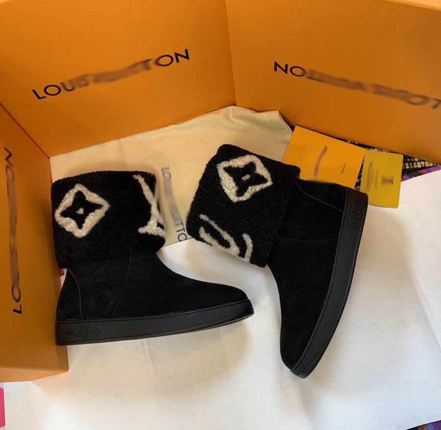 SE171  Lambs wool Size5-10