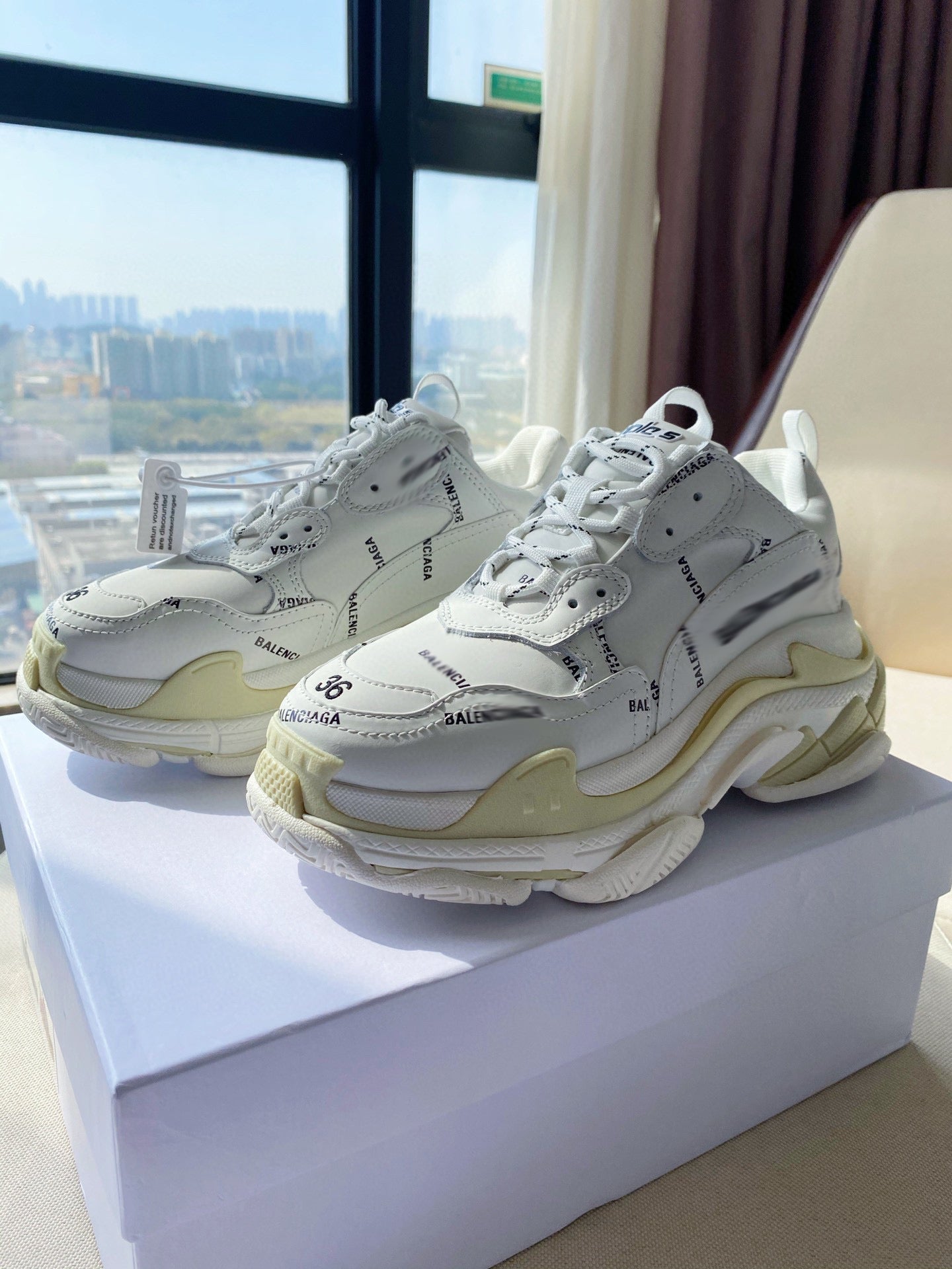 SE274  Men's Size 7-11   Women's Size 5-10