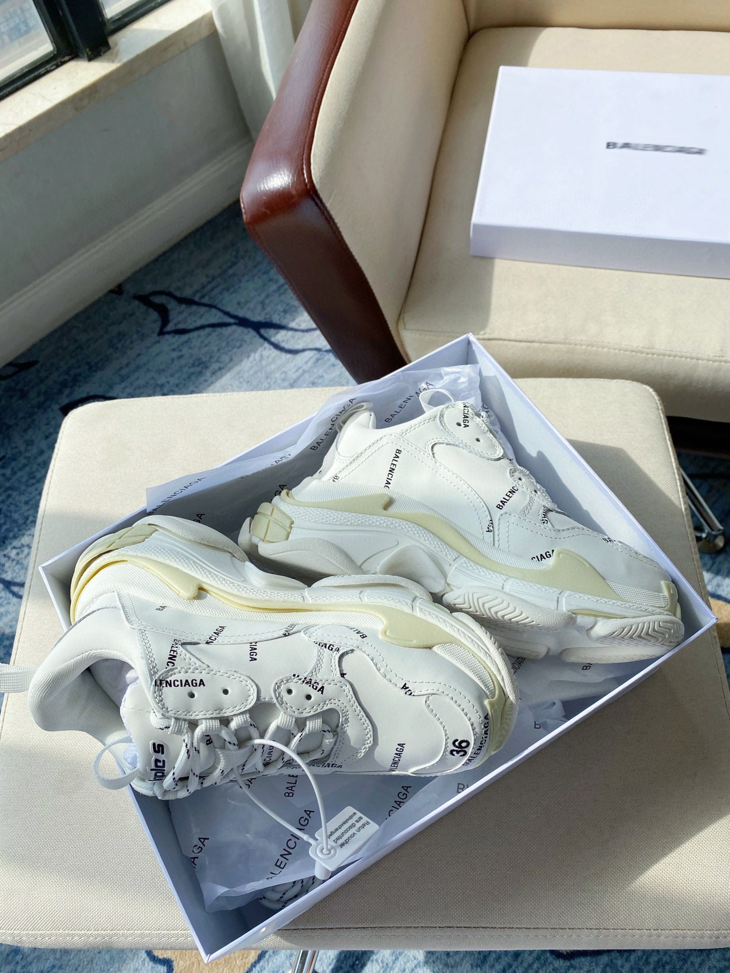 SE274  Men's Size 7-11   Women's Size 5-10