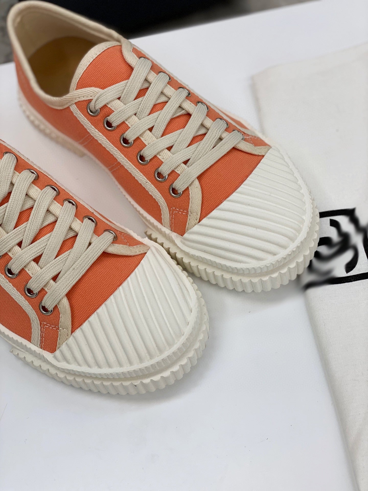 SE300  Size35-39