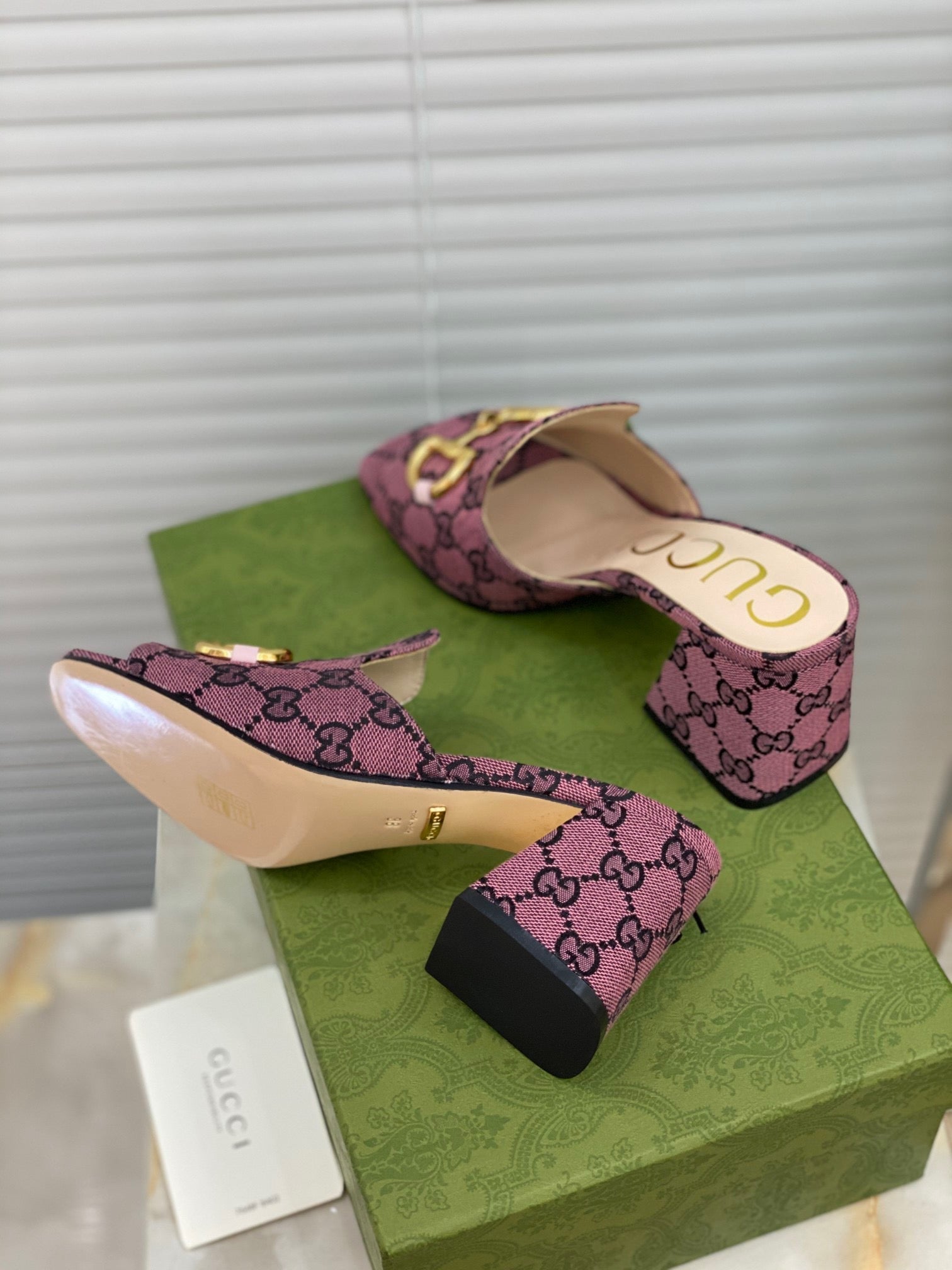 SE504  Size 5-10 Heels:7.5cm Material: Cowhide Lining: Sheep skin Sole: Italian leather