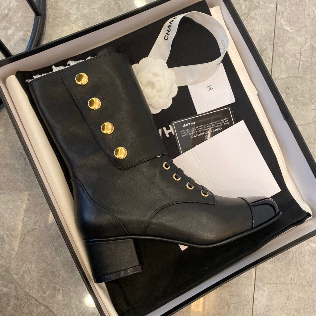 SE619  Size 5-9 Material: Cowhide  Lining: Sheep skin Sole: Italian leather