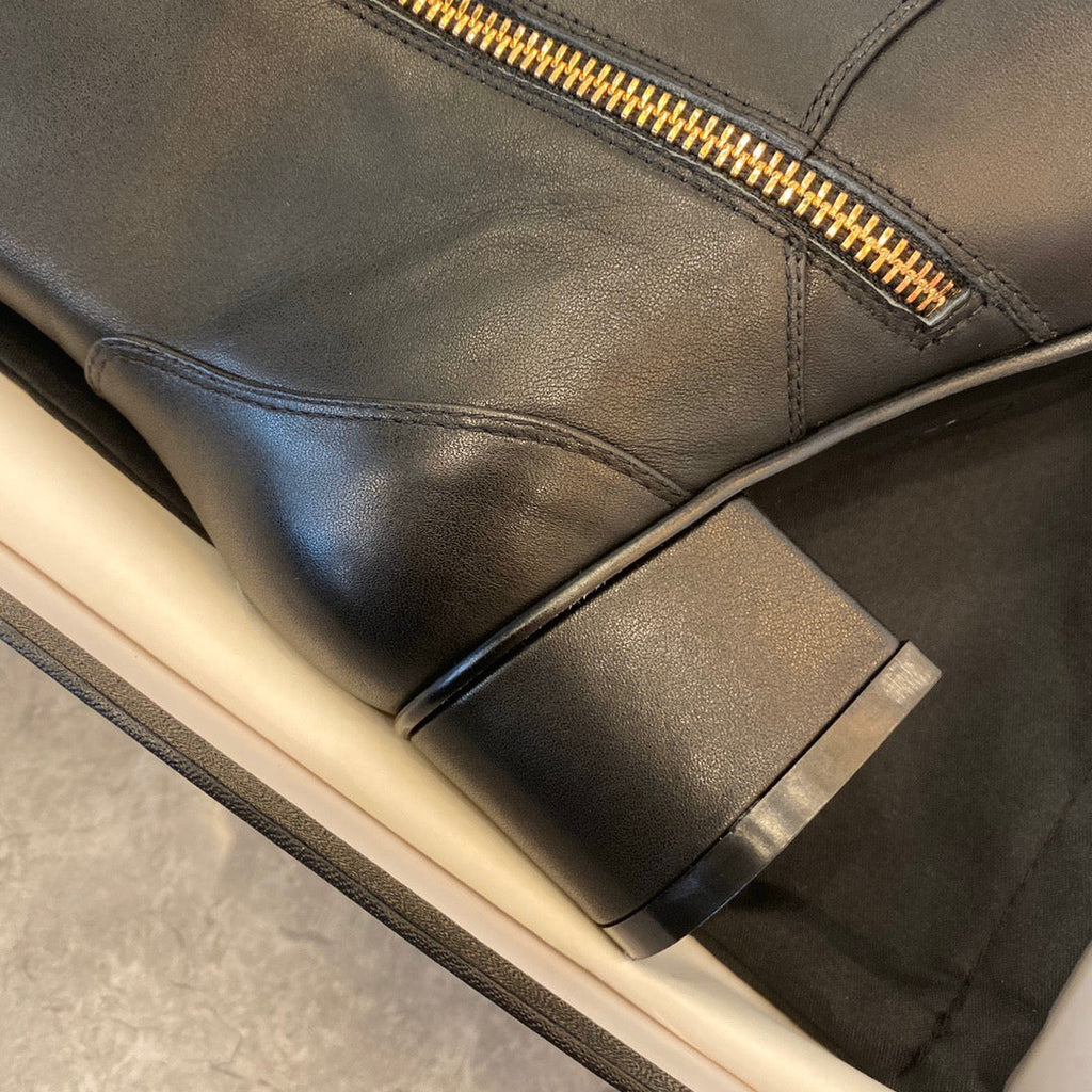 SE619  Size 5-9 Material: Cowhide  Lining: Sheep skin Sole: Italian leather