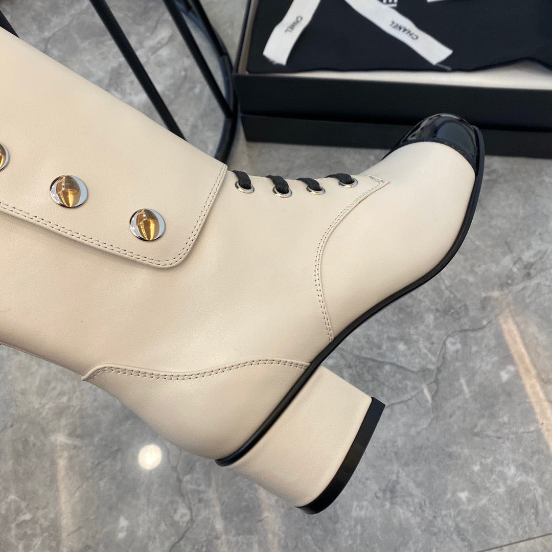 SE620  Size 5-9  Material: Cowhide  Lining: Sheep skin Sole: Italian leather