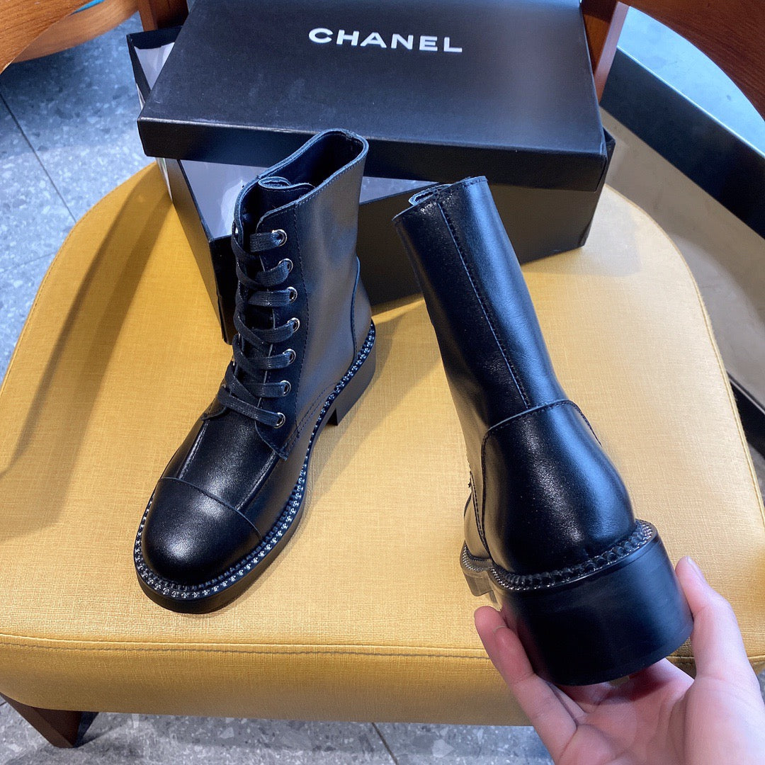 SE635 Size 5-10  Material: Cowhide  Lining: Sheep skin Sole: Rubber