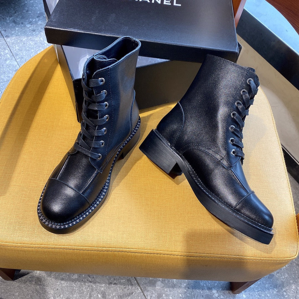 SE635 Size 5-10  Material: Cowhide  Lining: Sheep skin Sole: Rubber