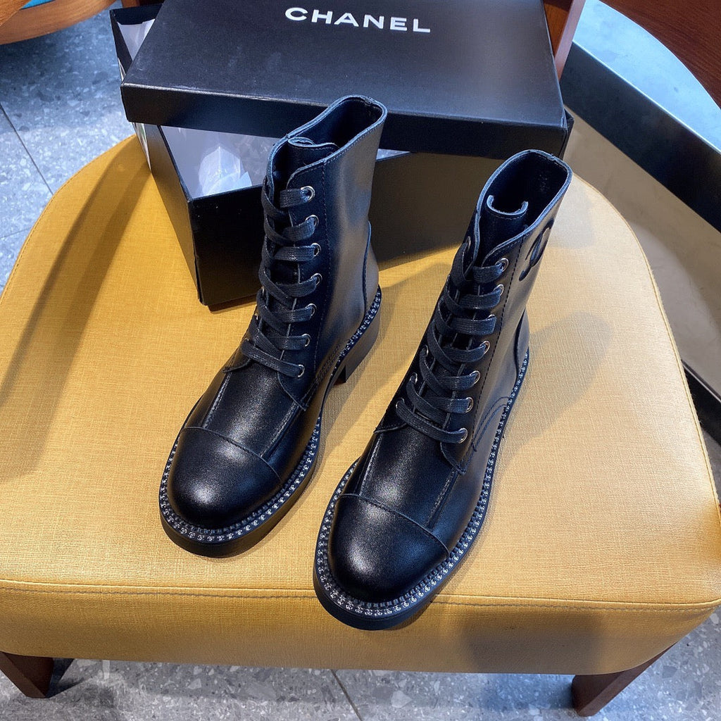 SE635 Size 5-10  Material: Cowhide  Lining: Sheep skin Sole: Rubber