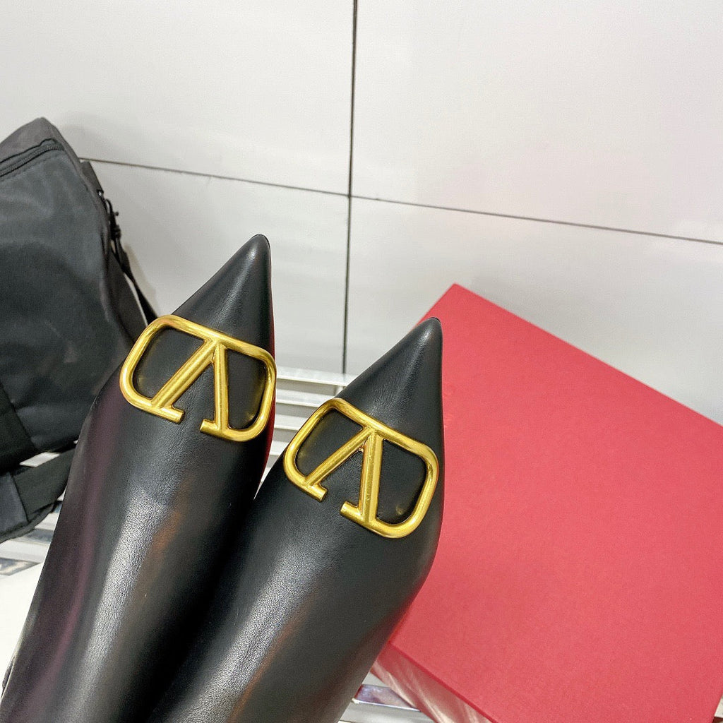 SE648  Size 5-9  Material: Cowhide  Lining: Sheep skin Sole: Italian leather