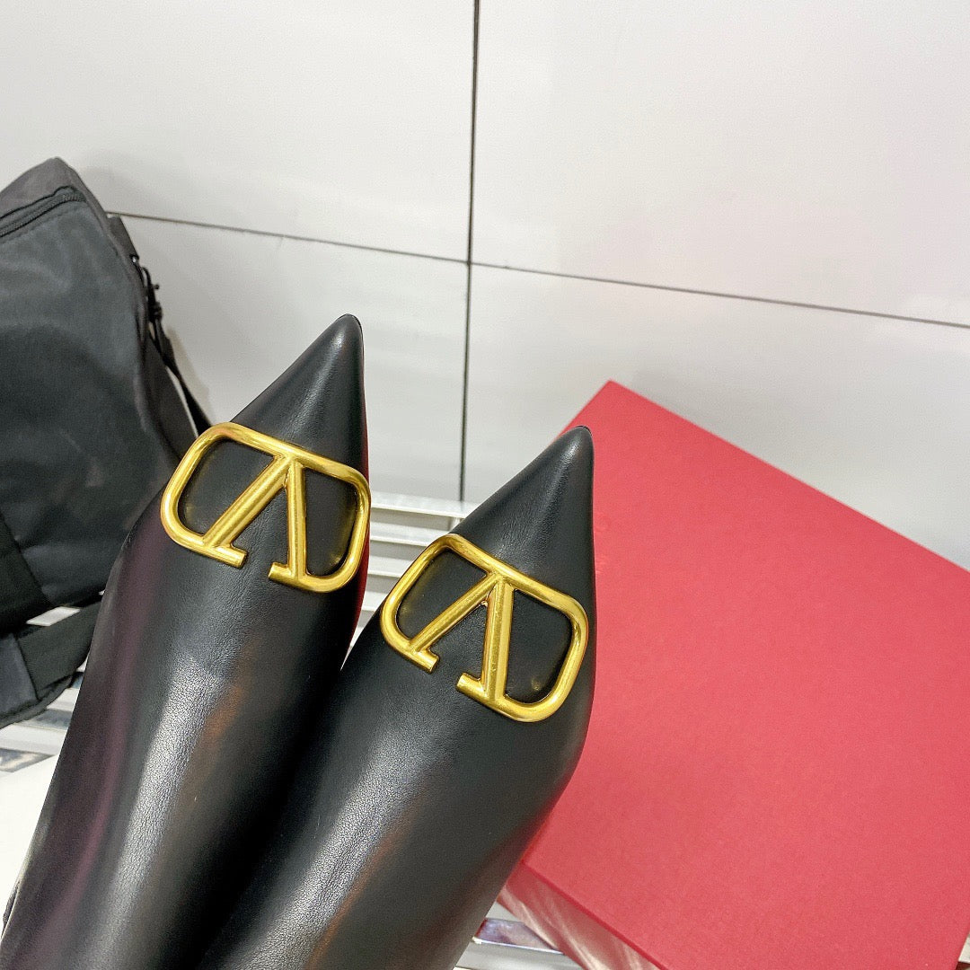 SE648  Size 5-9  Material: Cowhide  Lining: Sheep skin Sole: Italian leather