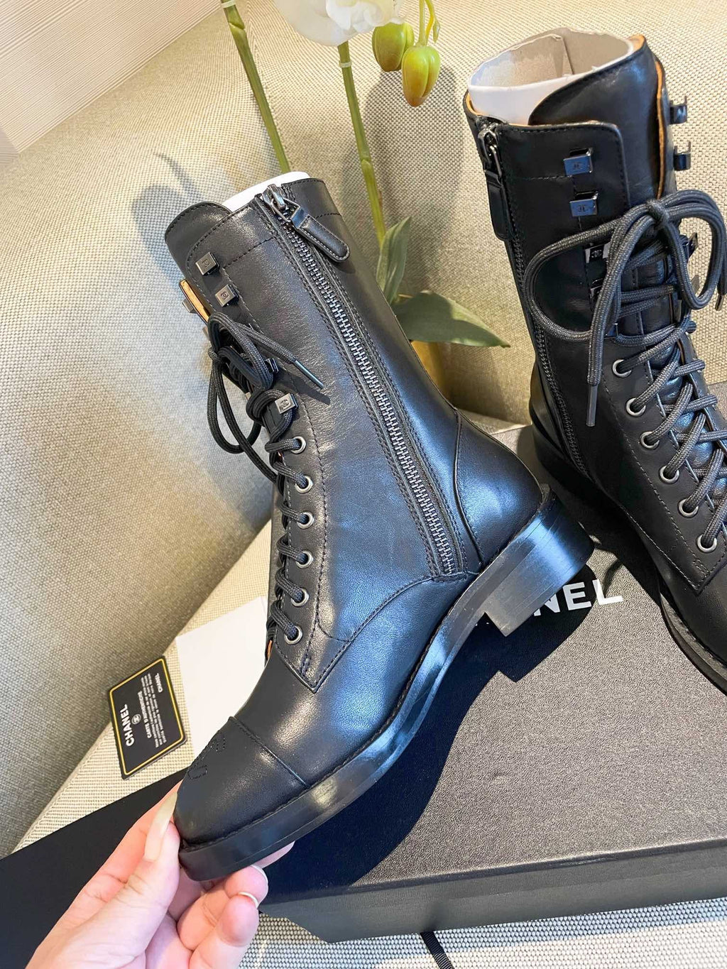 SE650  Size 5-9    Material: Cowhide  Lining: Sheep skin Sole: Italian leather