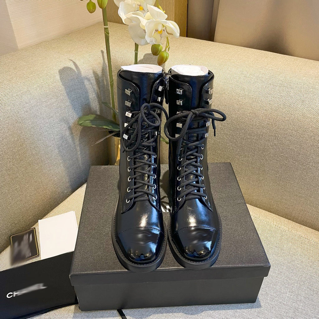 SE652  Size 5-9  Material: Cowhide  Lining: Sheep skin Sole: Italian leather
