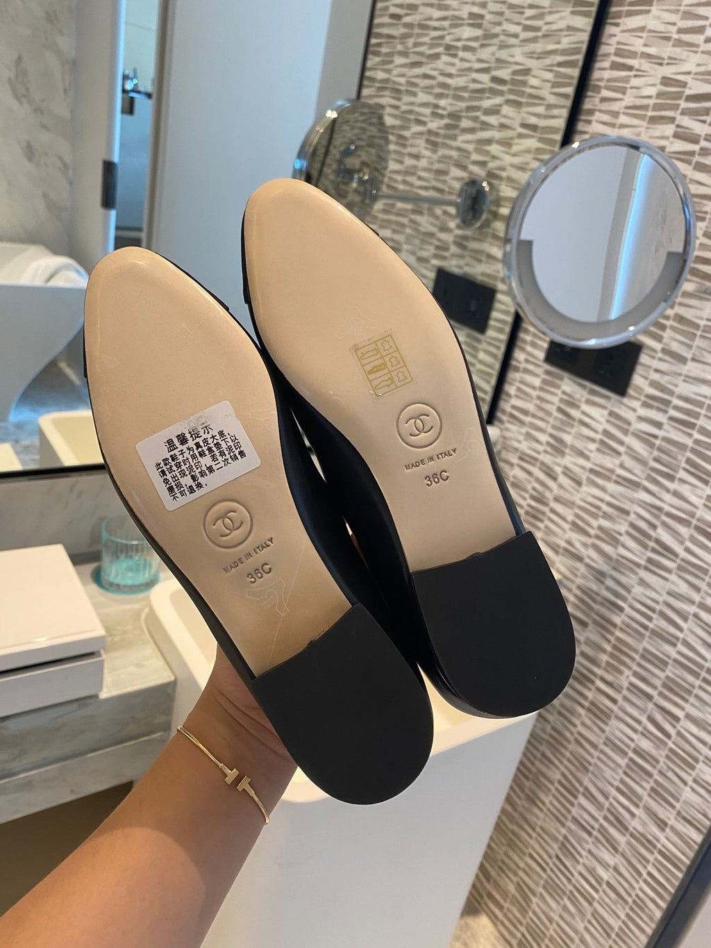 SE659  Size 4-11    Material: Cowhide  Lining: Sheep skin Sole: Italian leather