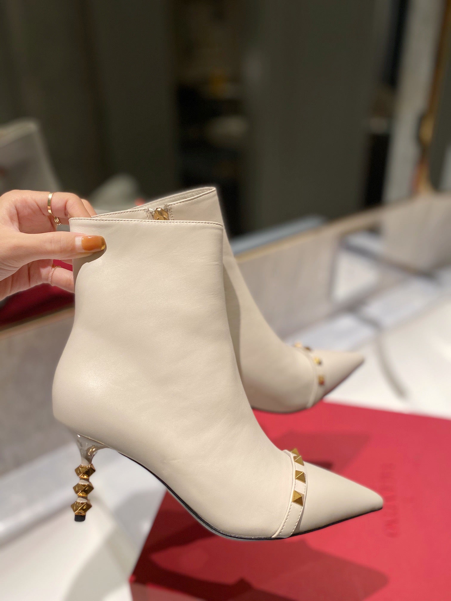 SE680  Size 5-8  Heels:7cm Material: Cowhide  Lining: Sheep skin Sole: Italian leather