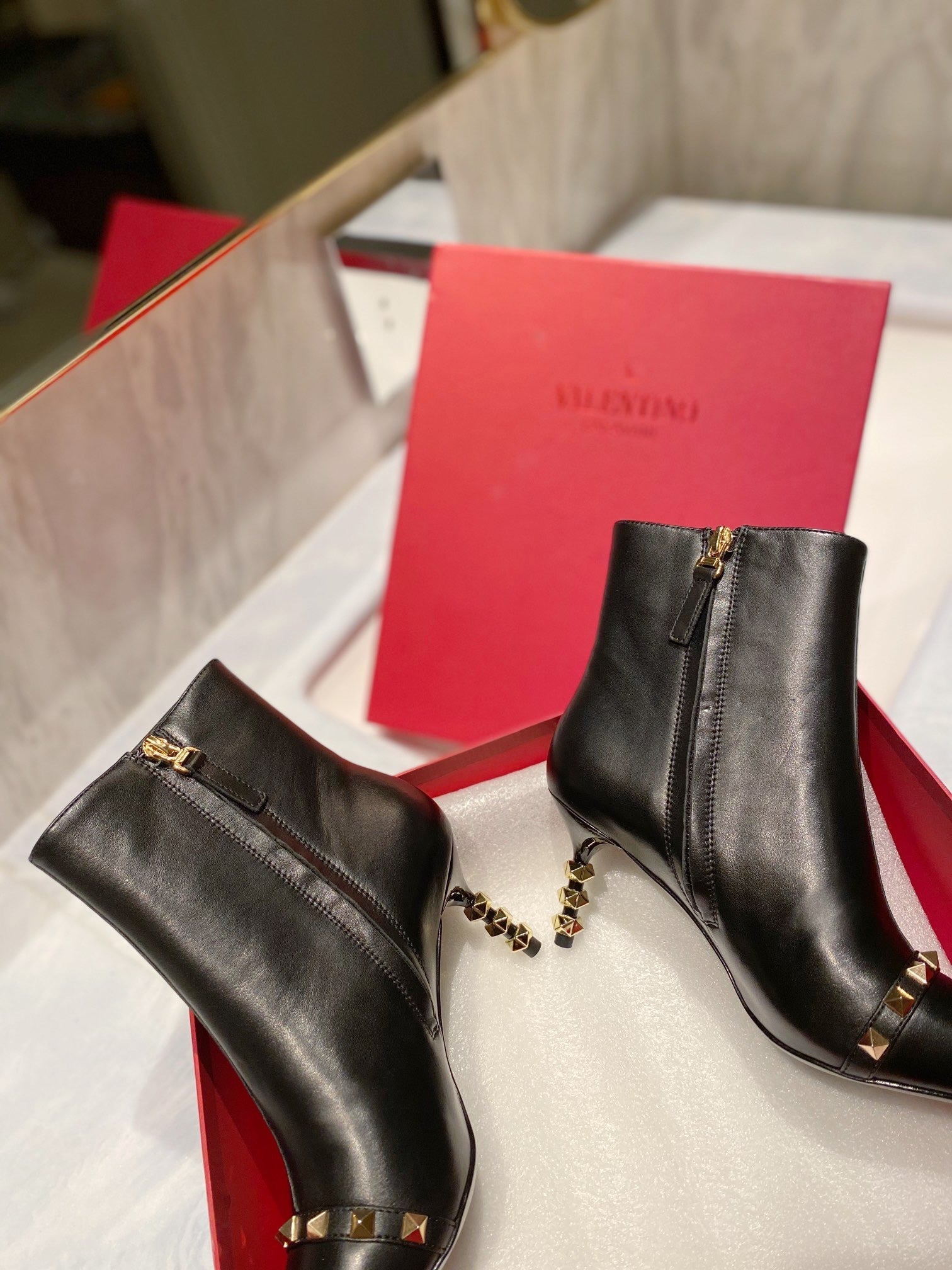 SE681  Size 5-8  Heels:7cm Material: Cowhide  Lining: Sheep skin Sole: Italian leather