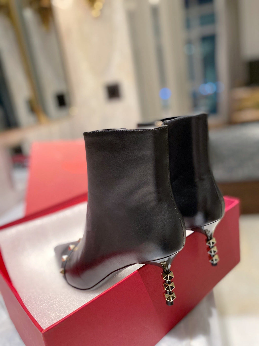 SE681  Size 5-8  Heels:7cm Material: Cowhide  Lining: Sheep skin Sole: Italian leather