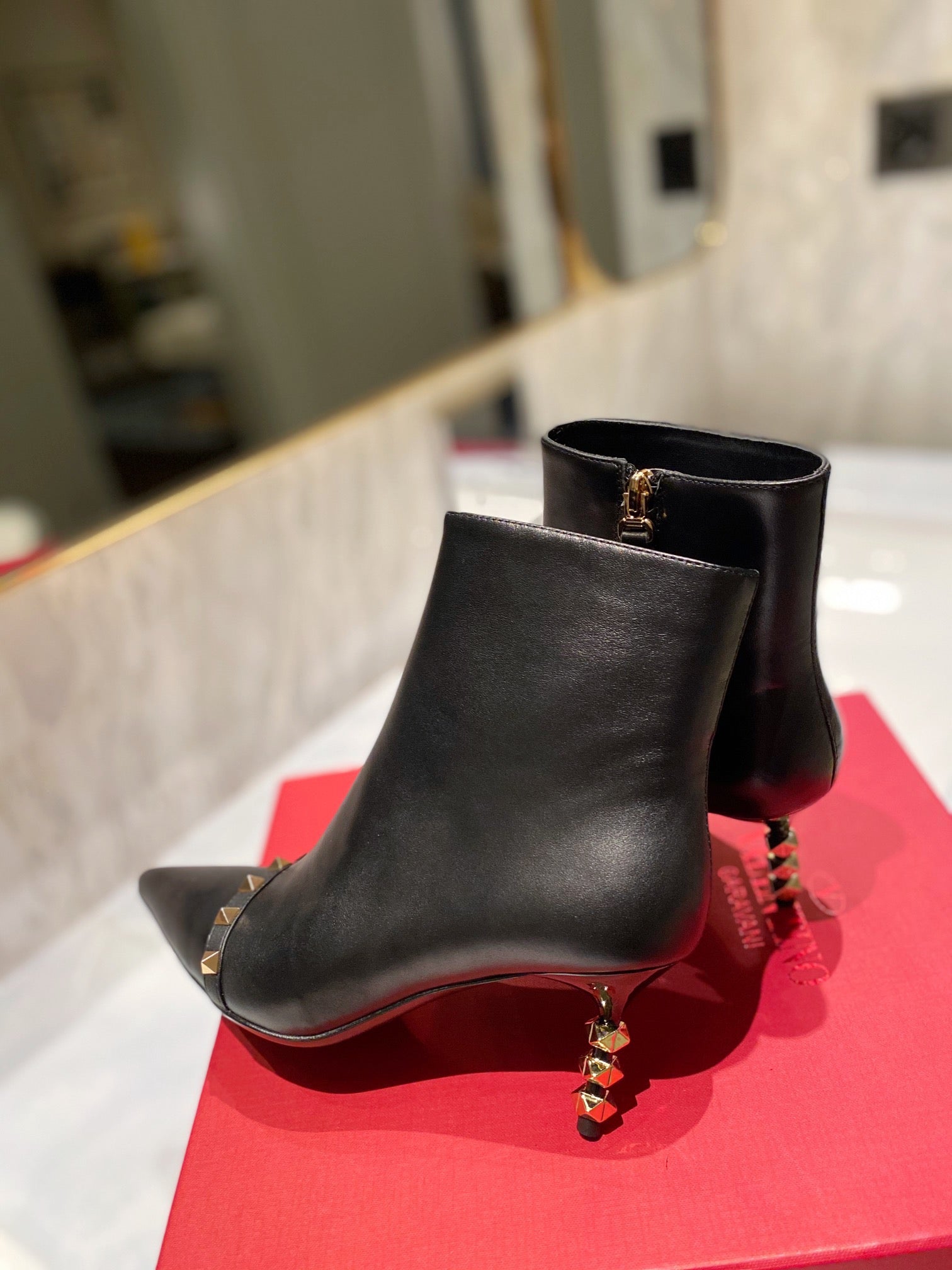SE681  Size 5-8  Heels:7cm Material: Cowhide  Lining: Sheep skin Sole: Italian leather