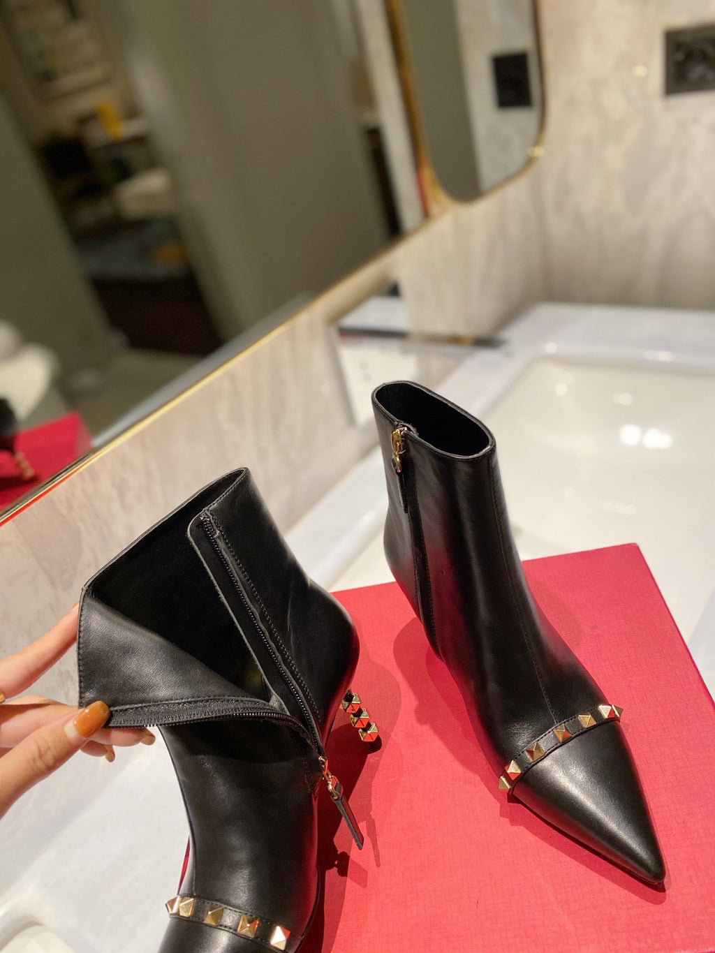 SE681  Size 5-8  Heels:7cm Material: Cowhide  Lining: Sheep skin Sole: Italian leather