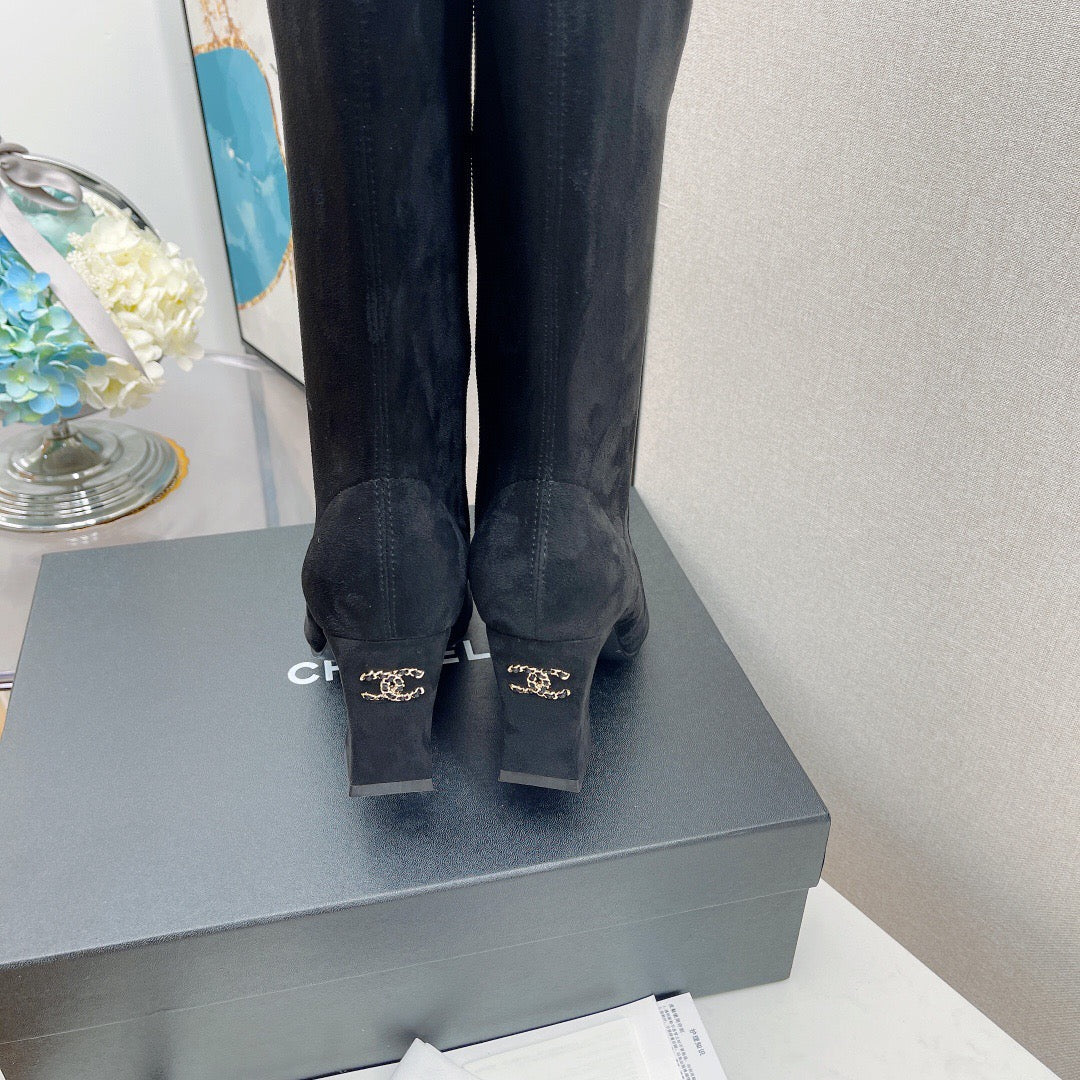 SE699  Size 5-10  Heels:7.5cm Shaft measures approximately 15” from arch Material: Cowhide  Lining: Sheep skin Sole: Italian leather
