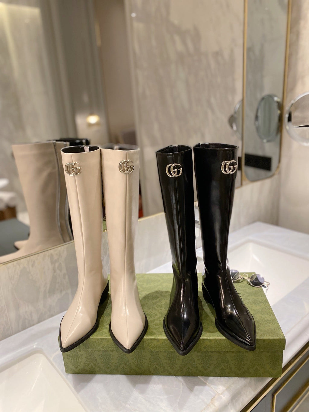 SE700   Size 5-10   Heels:3cm Shaft measures approximately 15.5” from arch Material: Cowhide  Lining: Sheep skin