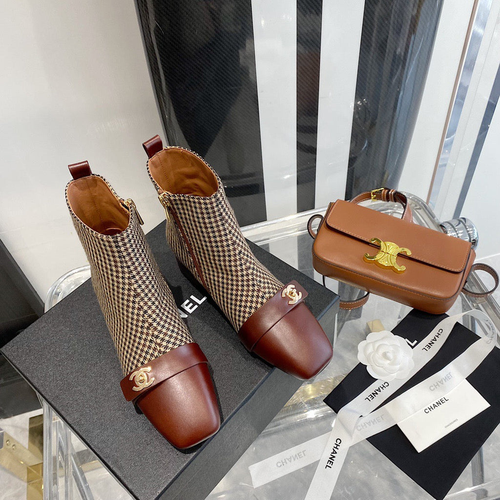 SE702   Size 5-9   Material: Cowhide  Lining: Sheep skin Sole: Italian leather