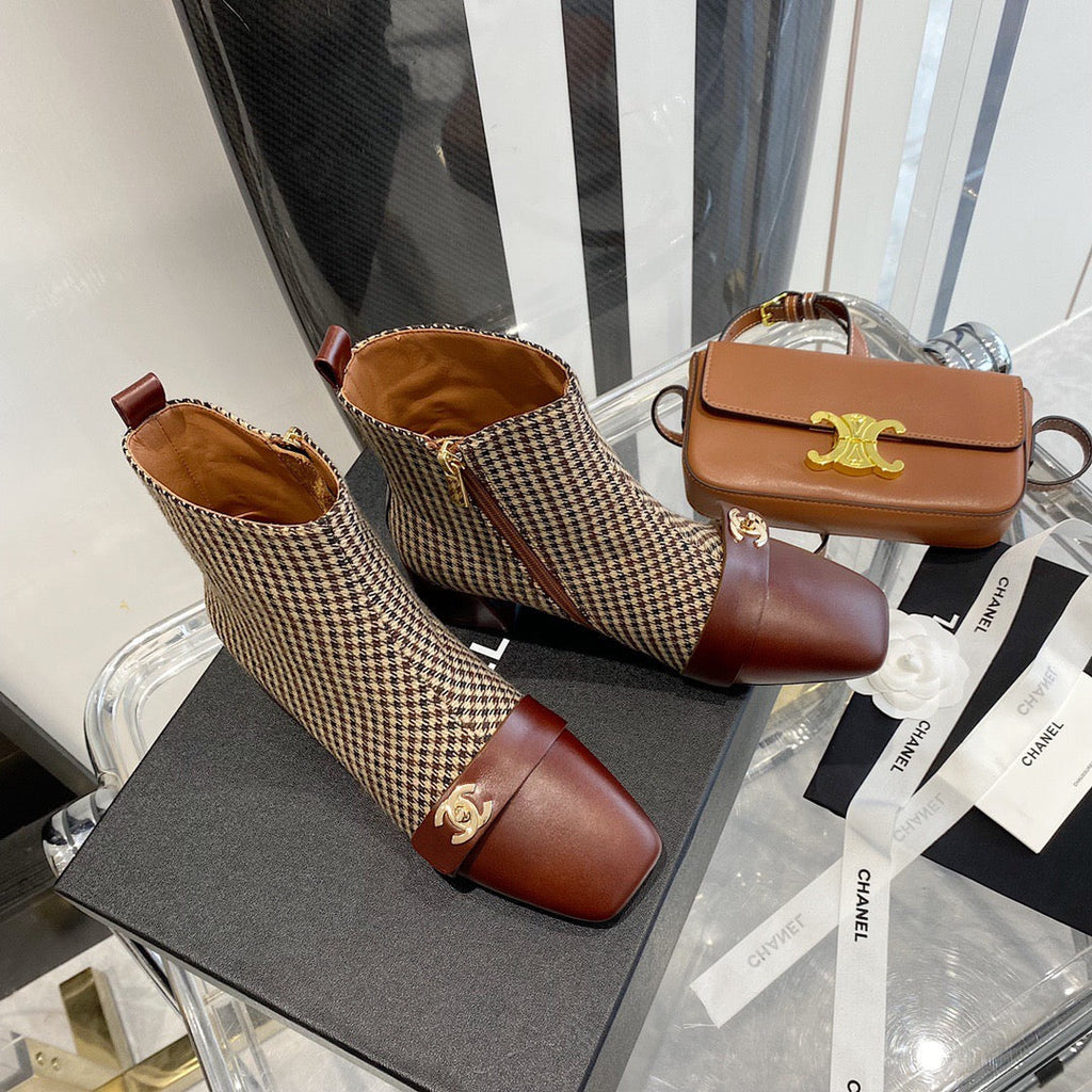 SE702   Size 5-9   Material: Cowhide  Lining: Sheep skin Sole: Italian leather