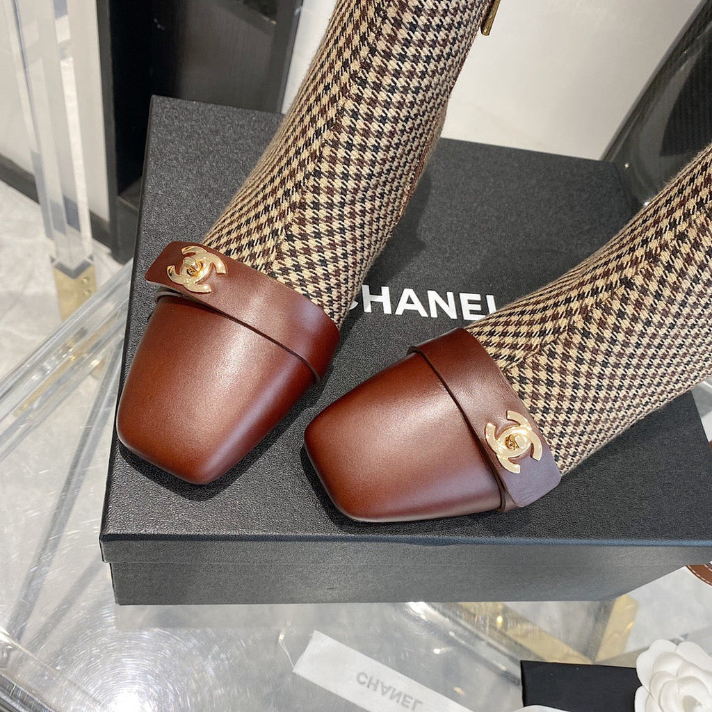 SE702   Size 5-9   Material: Cowhide  Lining: Sheep skin Sole: Italian leather