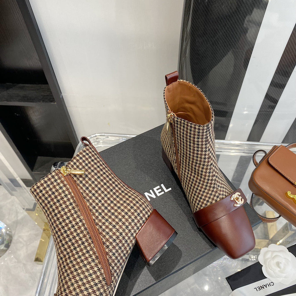 SE702   Size 5-9   Material: Cowhide  Lining: Sheep skin Sole: Italian leather