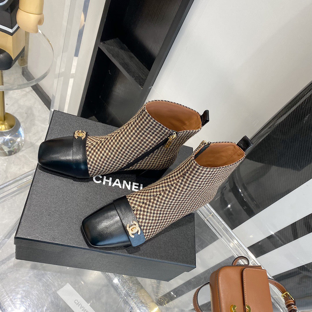 SE703  Size 5-9   Material: Cowhide  Lining: Sheep skin Sole: Italian leather