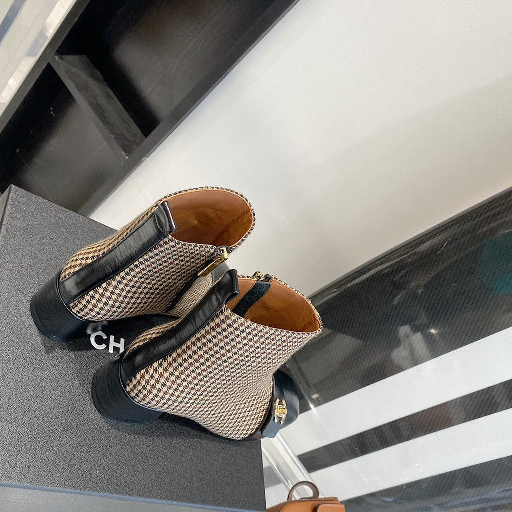 SE703  Size 5-9   Material: Cowhide  Lining: Sheep skin Sole: Italian leather