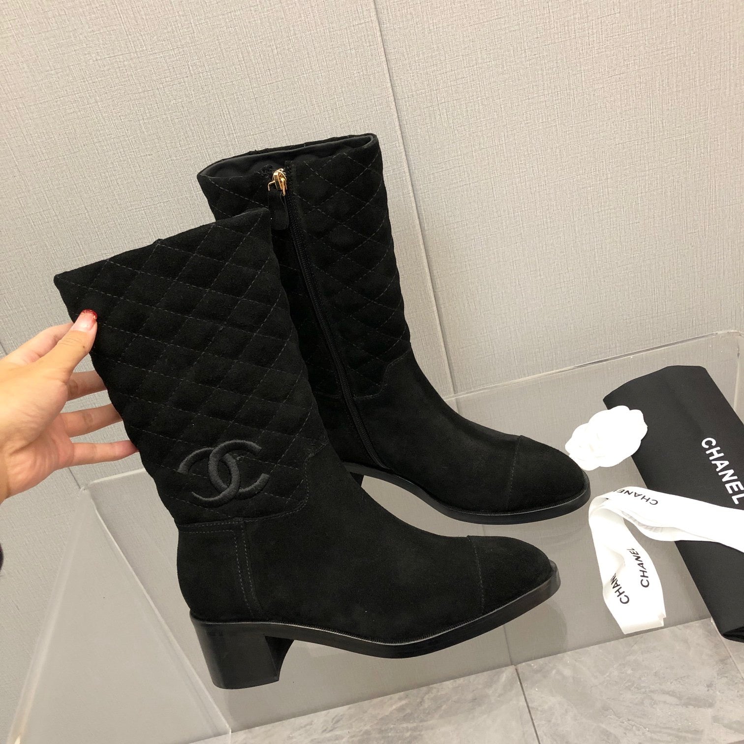 SE710  Size 5-9  Heels:4.5cm Material: Cowhide/Sude Lining: Sheepskin Sole: Rubber