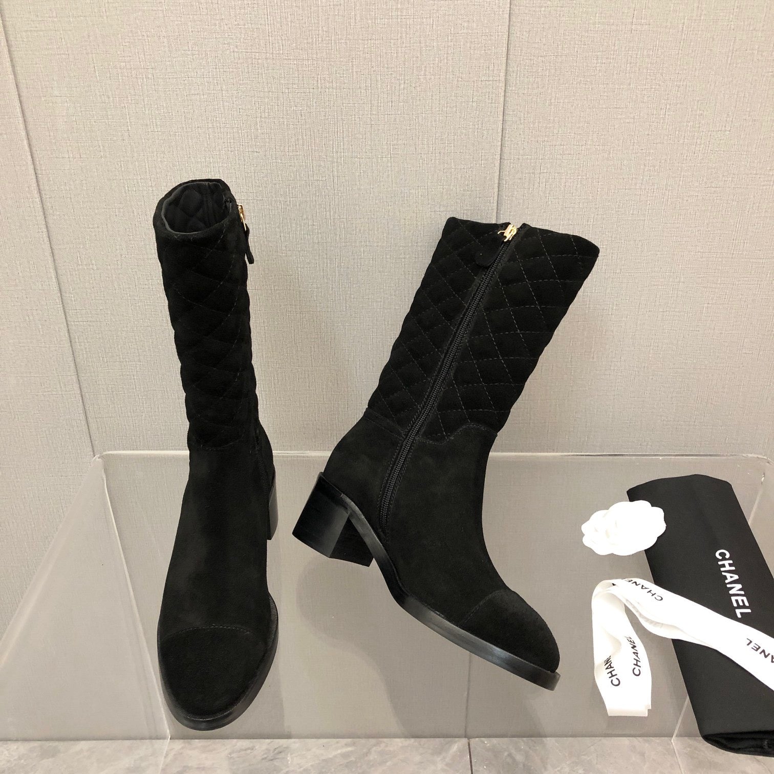 SE710  Size 5-9  Heels:4.5cm Material: Cowhide/Sude Lining: Sheepskin Sole: Rubber