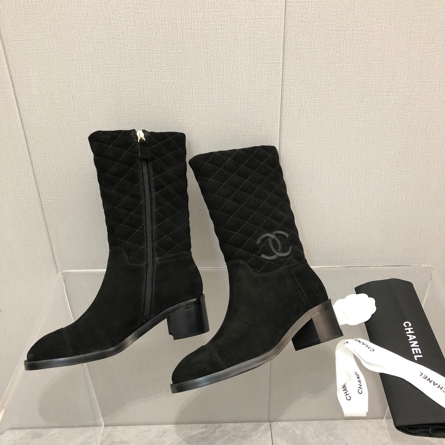 SE710  Size 5-9  Heels:4.5cm Material: Cowhide/Sude Lining: Sheepskin Sole: Rubber