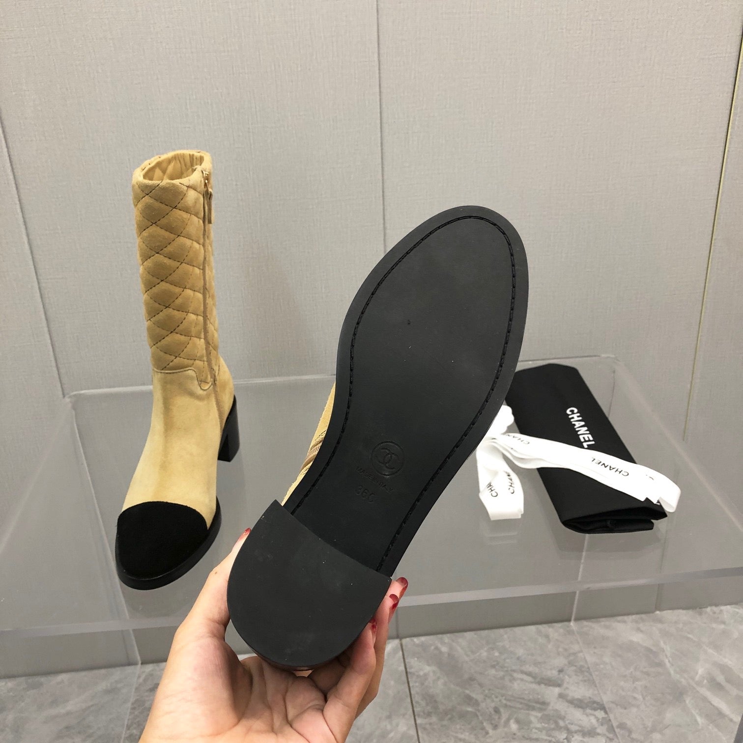 SE711  Size 5-9   Heels:4.5cm Material: Cowhide/Sude Lining: Sheepskin Sole: Rubber