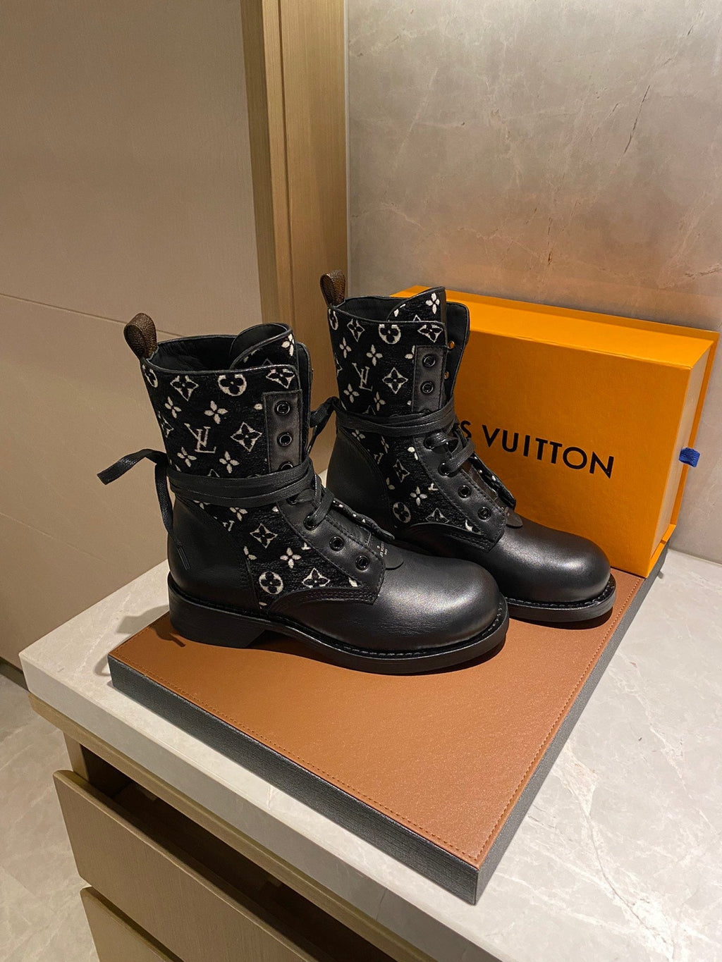 SE733  Size 4-9