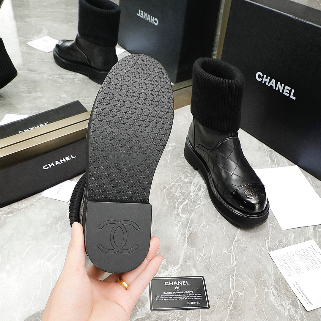 SE743  Size 5-9   Material: Cowhide  Lining: Sheep skin Sole: Rubber