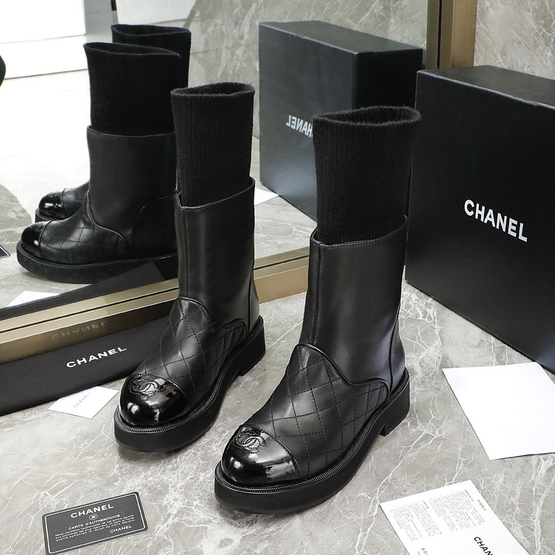 SE743  Size 5-9   Material: Cowhide  Lining: Sheep skin Sole: Rubber